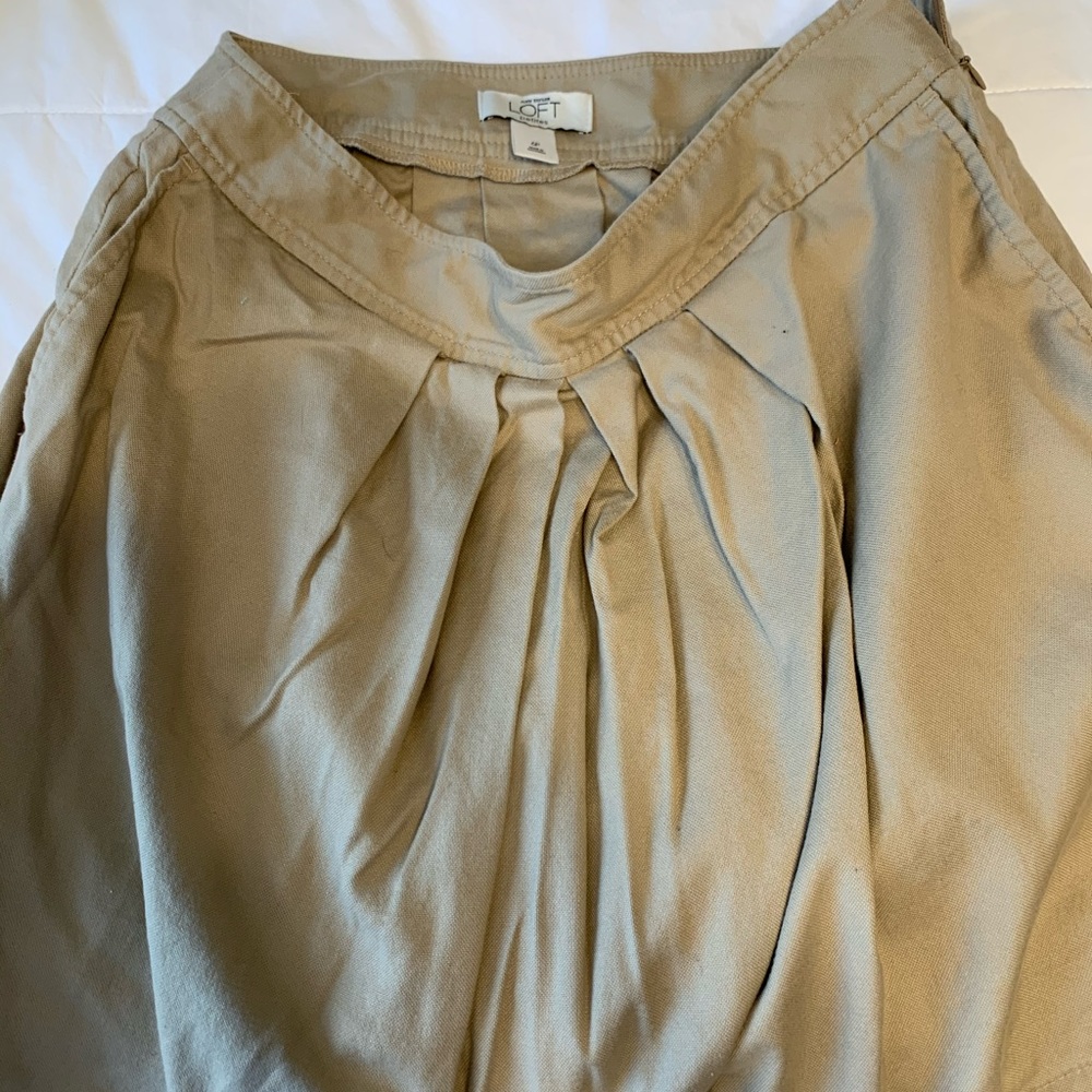 Khaki Ann Taylor loft pleated skirt